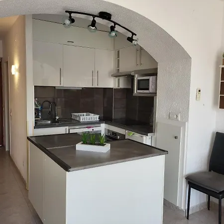 Tres Bel Avec Piscine Apartment *