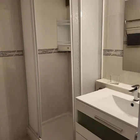Tres Bel Avec Piscine Apartment